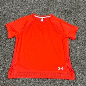 Under Armour UA Girls Youth Size Extra Large Perforated Short Sleeve Shirt